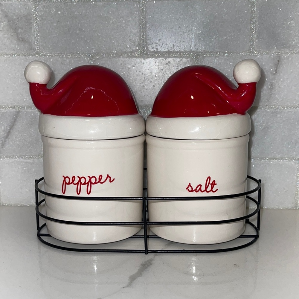 Ceramic Christmas/Santa Salt & Pepper containers
